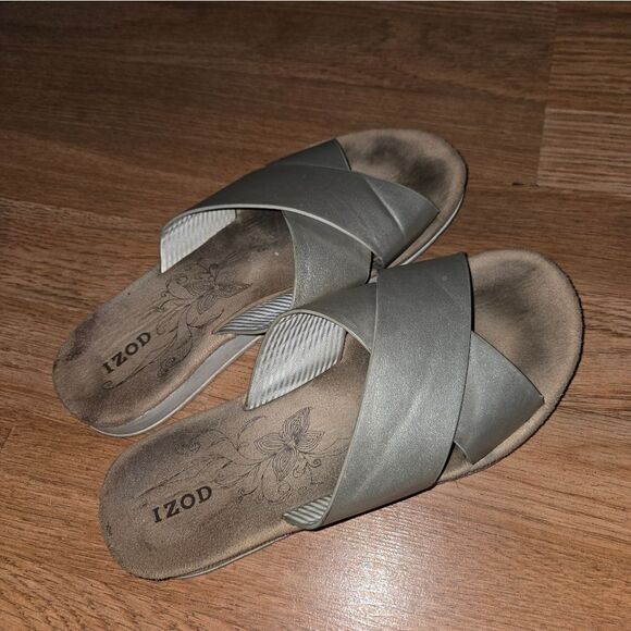 Well worn sandals size 6 IZOD - Picture 3 of 5